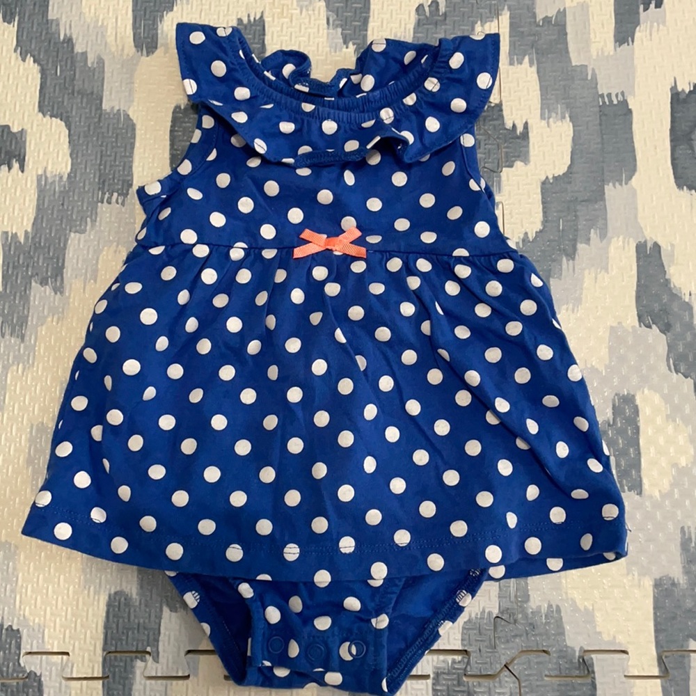 ✨SUPER CUTE✨ 6 month onesie